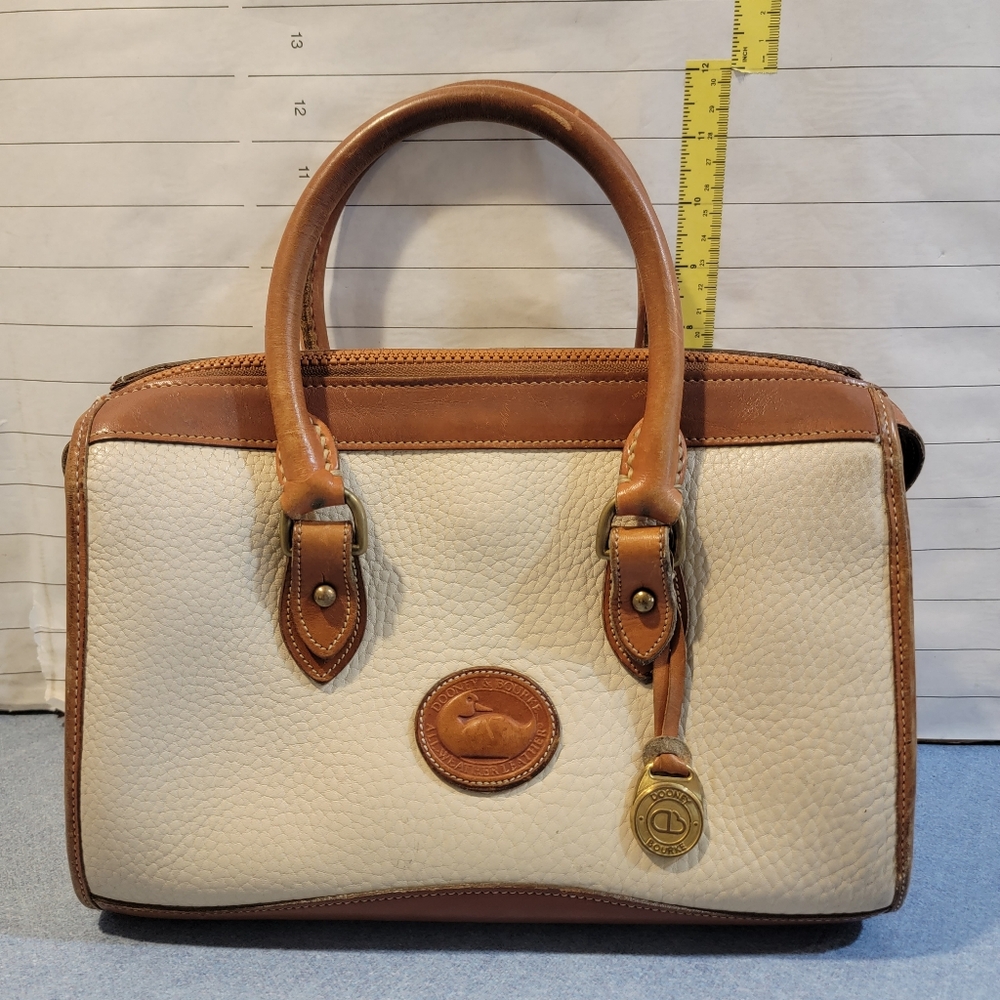 Vtg DOONEY & BOURKE pebbled White & Tan leather AWL Tote Satchel Purse 90's Y2k